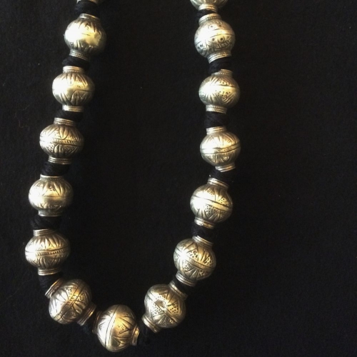 Neklace beads in silver